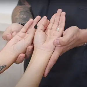Test arm reflex de kinesiología aplicada