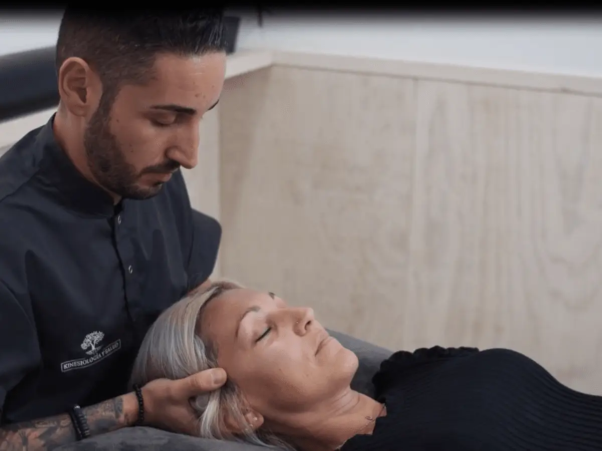 Ejercicio de corrección de kinesiología