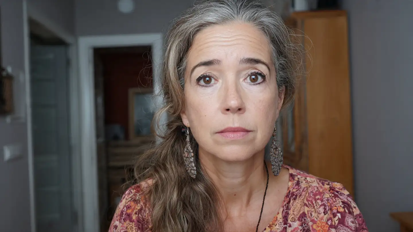 Mujer de Barcelona de unos 50 años paralizada por bloqueo mental por ansiedad